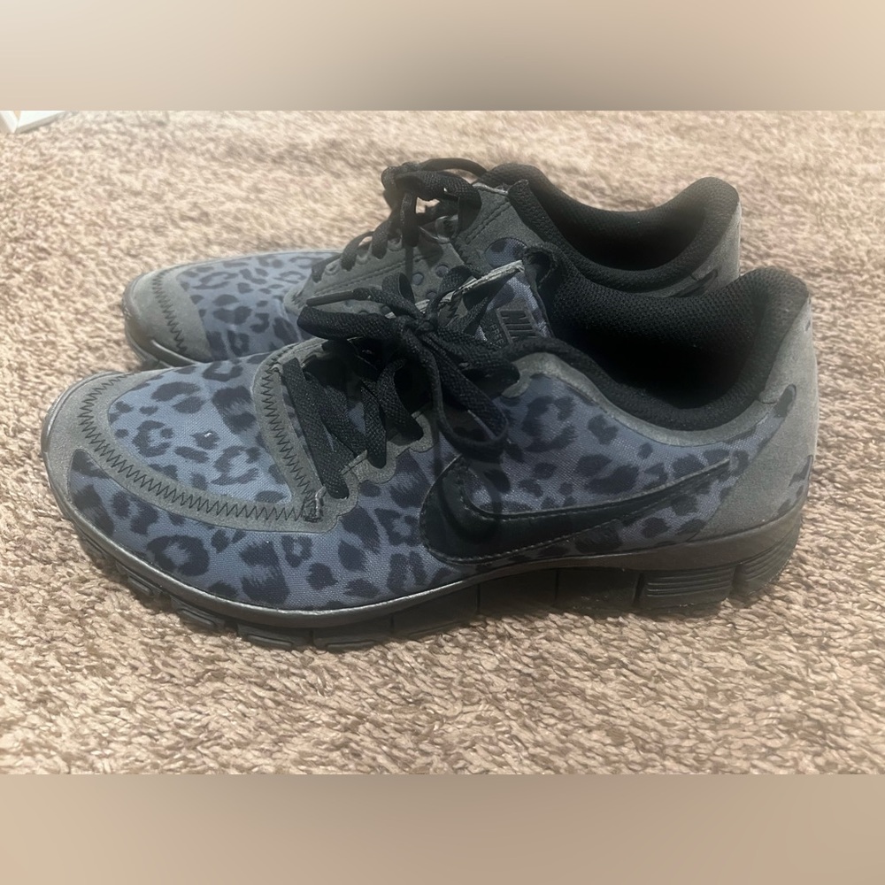 Nike Leopard print Nike Free 5.0 v4 womens sz 9 SOLD OUT